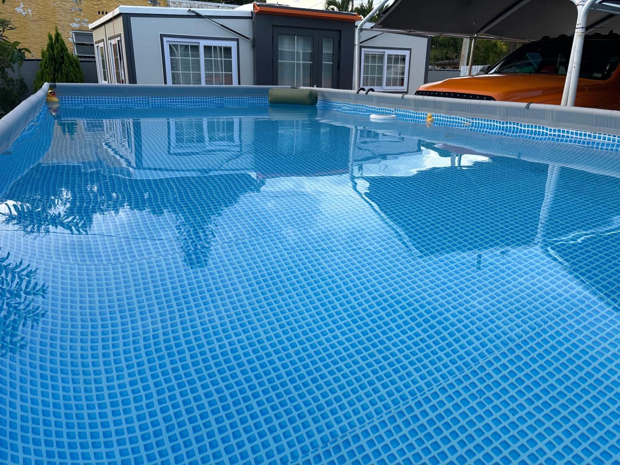 Mini House Oasis Hotel Miami Springs Exterior photo